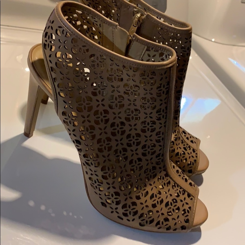 Ann Taylor Heels